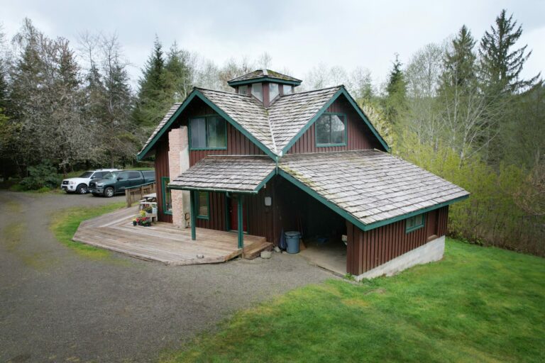 Amazing Property With Two Houses & A Shop